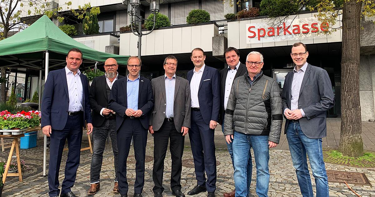 BWT Sparkasse Umzug Brilon Totallokal Brilon Wirtschaft und Tourismus