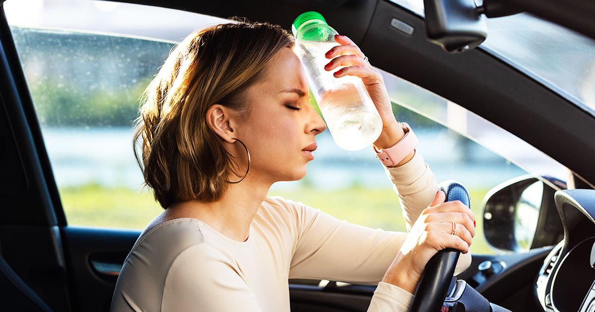 Hitzewellen im Sommer So schuetzen sich Autofahrer