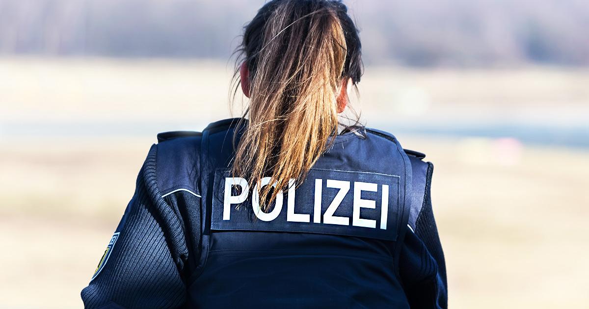 Polizeischule Frau